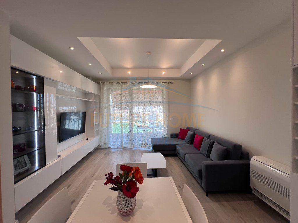 Qera, Apartament 1+1+Post Parkimi, Foleja e Gjelbër, Zogu i Zi, Tiranë.