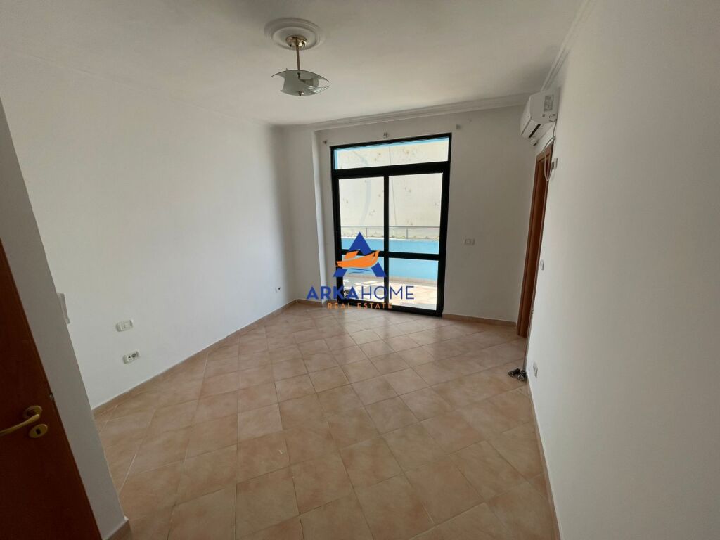 LOCALE UFFICIO IN AFFITTO 3+1+2+2BALCONI "ALLA EX ESPOSIZIONE" 1000 EURO