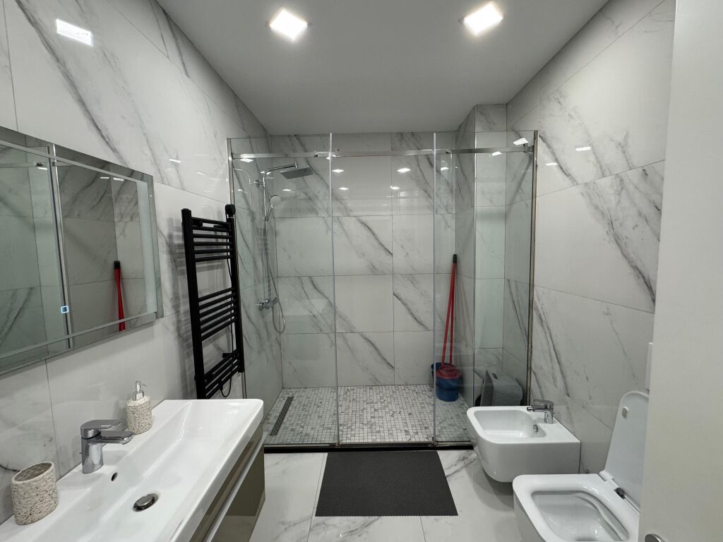 Jepet apartament me qera 2+1