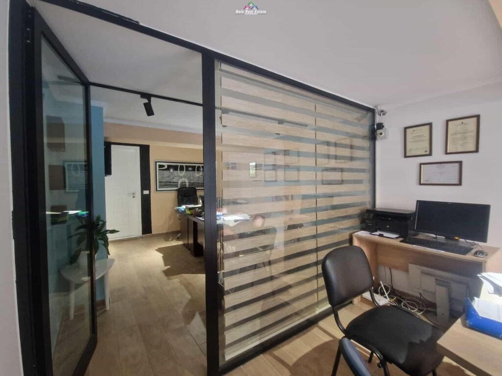 Ufficio in Vendita presso l'ex Esposizione (ID BZ119) Tirana