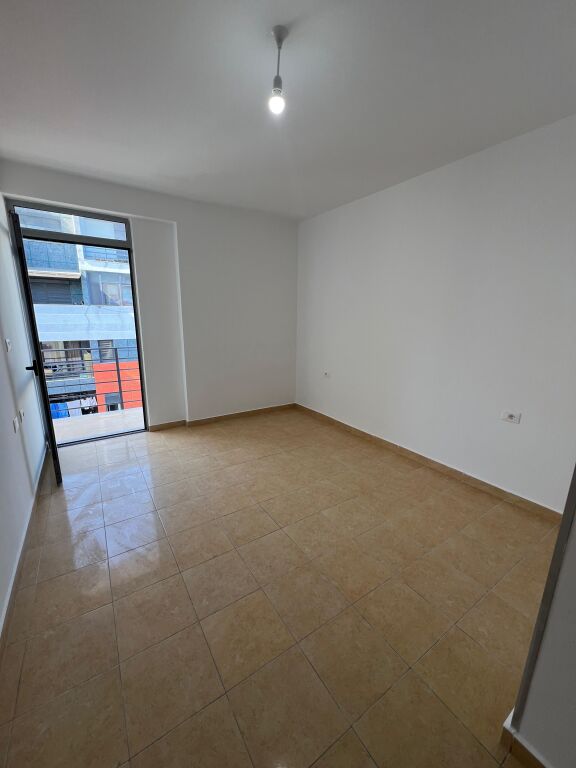 Apartament 1+1, Kompleksi Cabej!