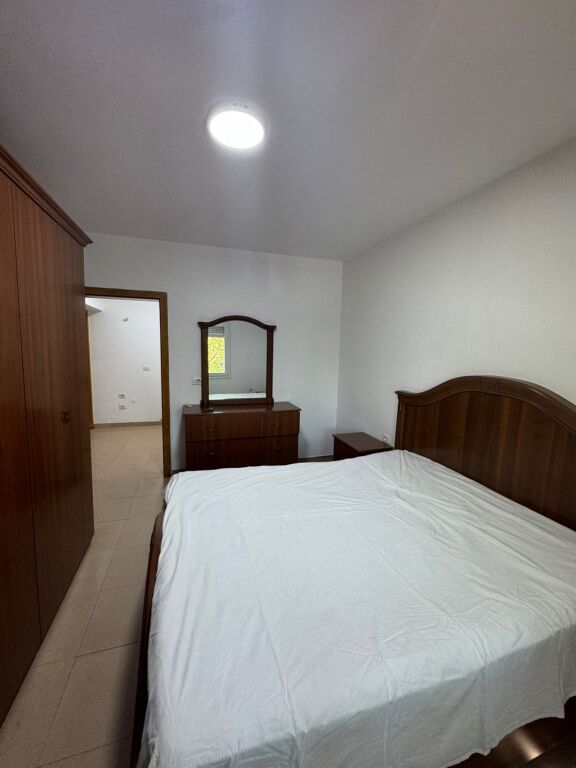 In affitto   Ap 2+1 vicino al Ponte Vasil Shanto 600 euro
