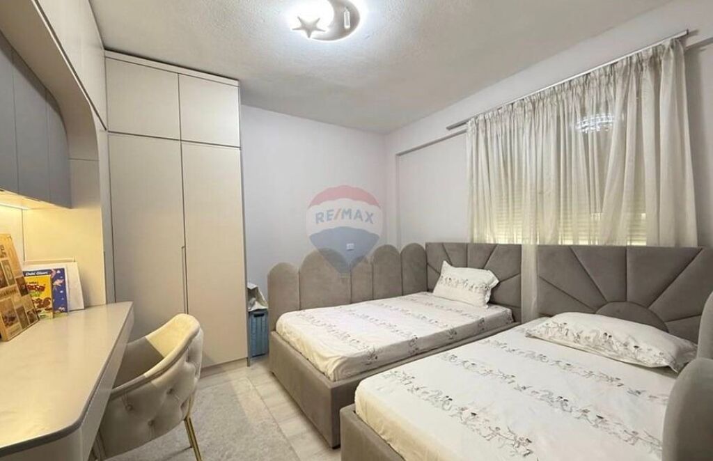 Shitet apartament 2+1+2 pranë Stadiumit Dinamo ID: 530471016-3
