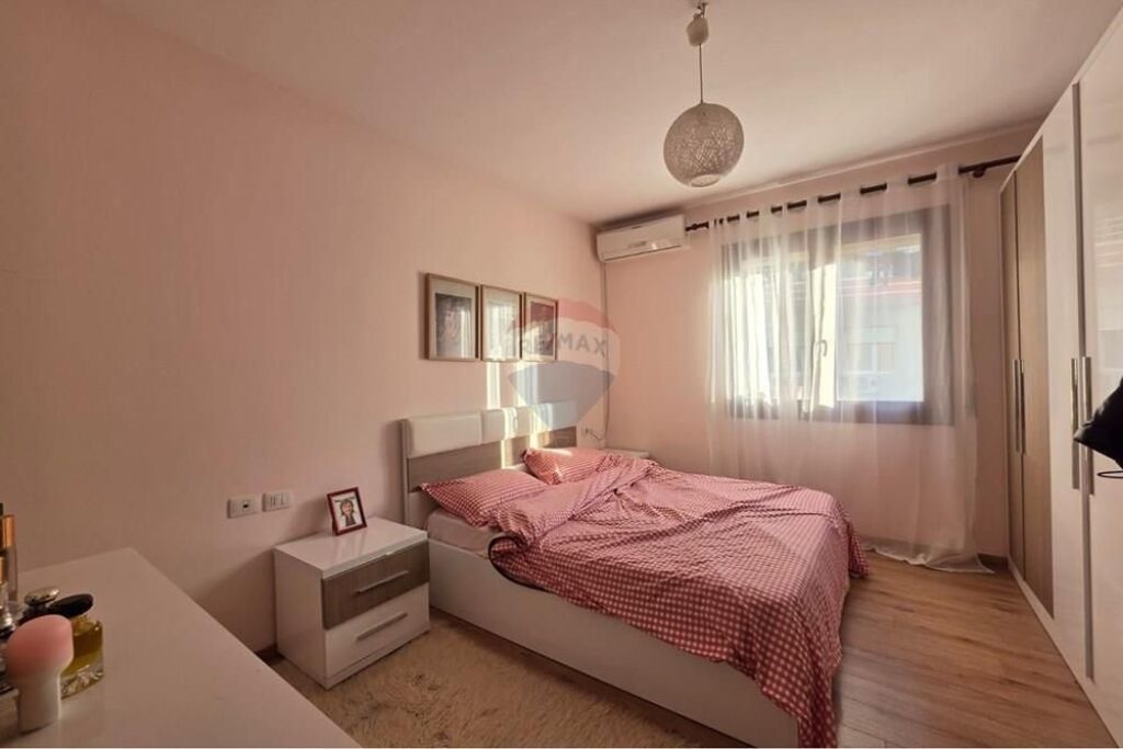 Apartament 1+1 per shitje te Kop.Botanik!