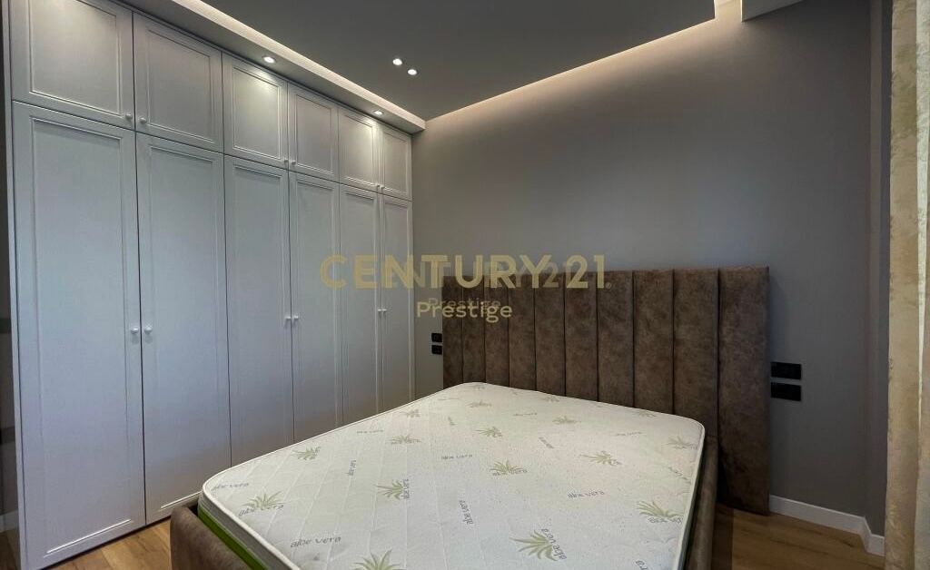 Apartament 1+1 me qira prane nenkalimit tek Komuna e Parisit