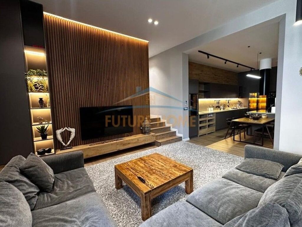 Appartamento di Lusso in Vendita 4+1+2+Veranda+Piscina+Posto Auto, Giardino Botanico, Tirana