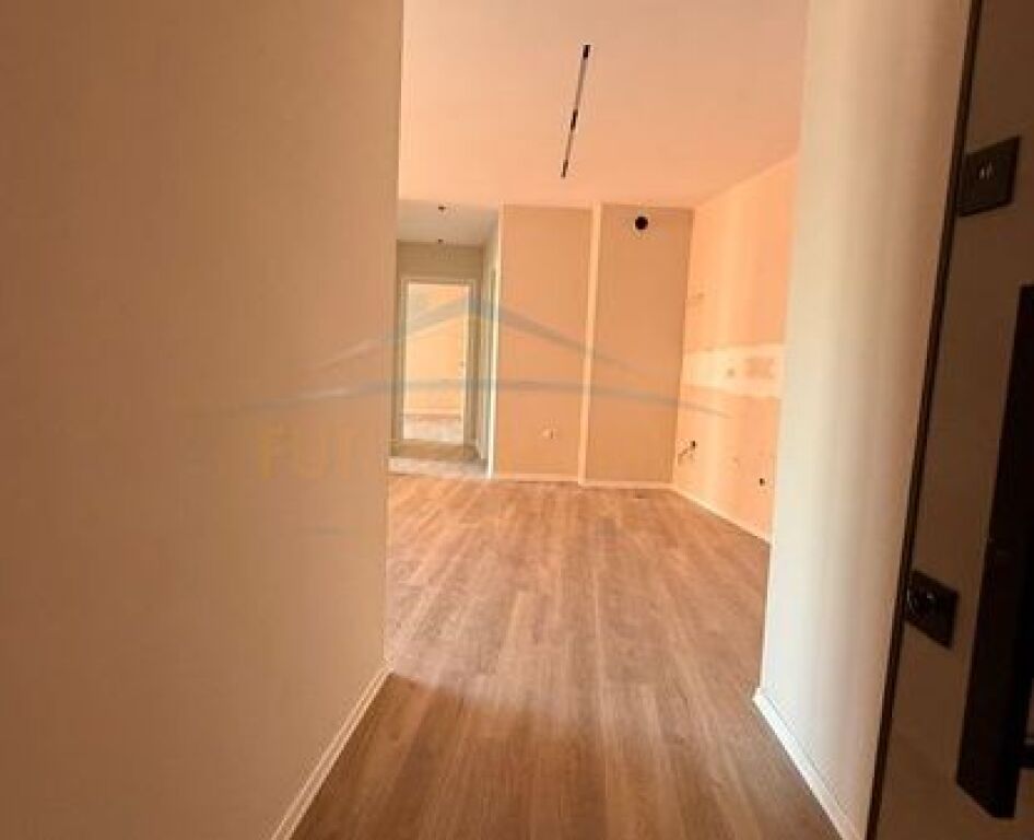 Shitet,Apartament,2+1+2,Pazari i Ri,Tirane