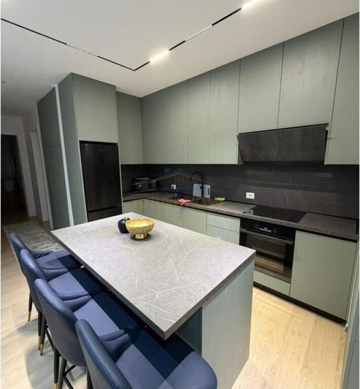 Shitet, Apartament 2+1+2+Post Parkimi, "Kompleksi Delijorgji ", Tiranë