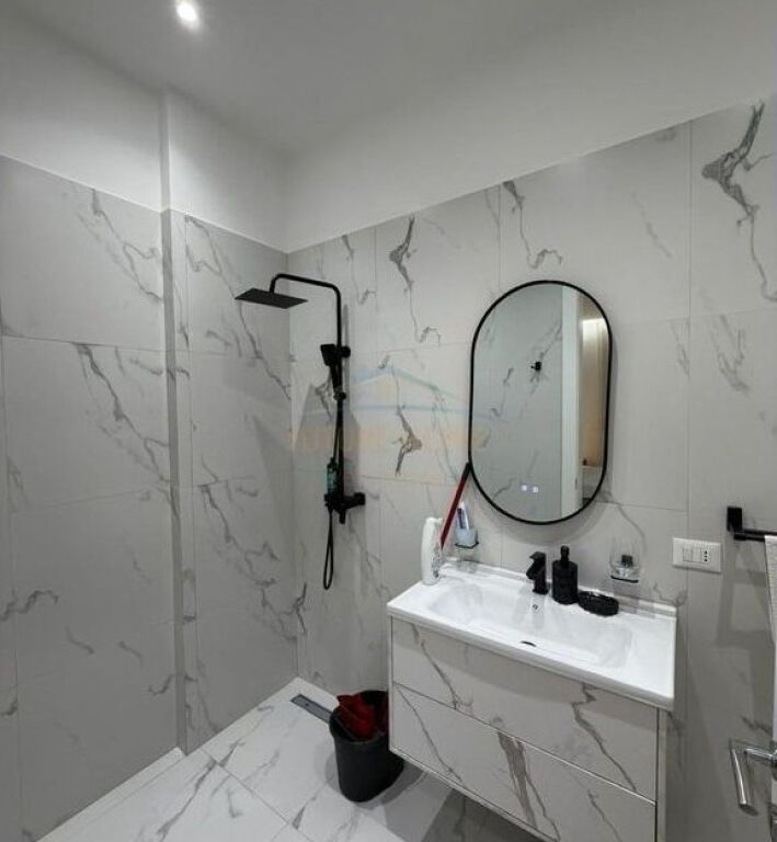 Shitet, Apartament 2+1+2+Post Parkimi, "Kompleksi Delijorgji ", Tiranë