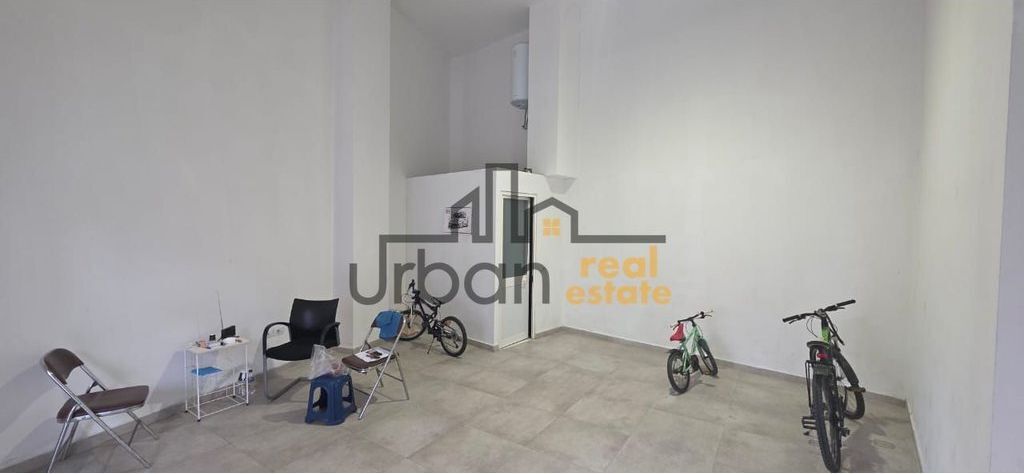 Affitto, Negozio, Vicino a Via Barrikadave, Tirana - 400€ | 40 m²