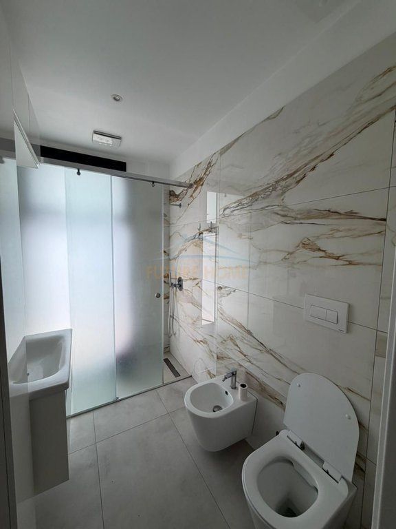 In vendita, Appartamento 3+1+2+2 Posti Auto, Sofia Hill Residence, TEG, Tirana.