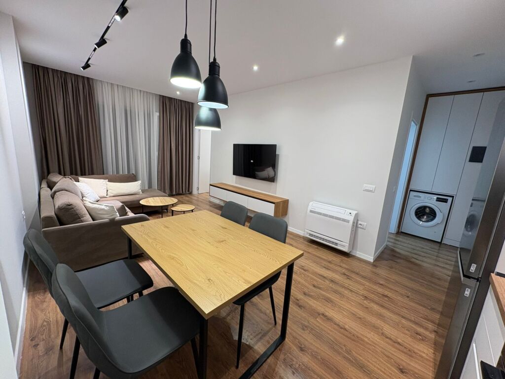 Jepet me Qira Apartament 1+1 ne Kompleksin E 88 ne Rrugen Dritan Hoxha