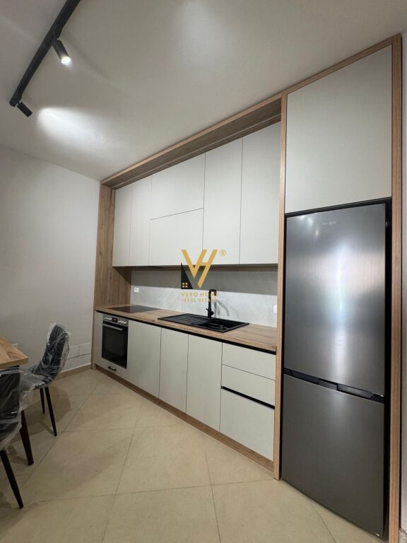 JEPET APARTAMENT 2+1+VERANDE ME QIRA TE KOPSHTI ZOOLOGJIK 60.000 LEKE
