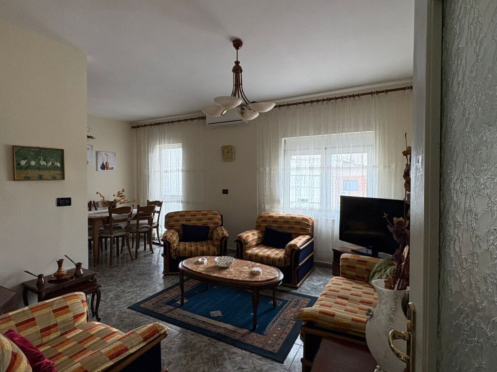 Apartment 2+1 for rent, Xhamia e Tabakeve Rr Elbasanit