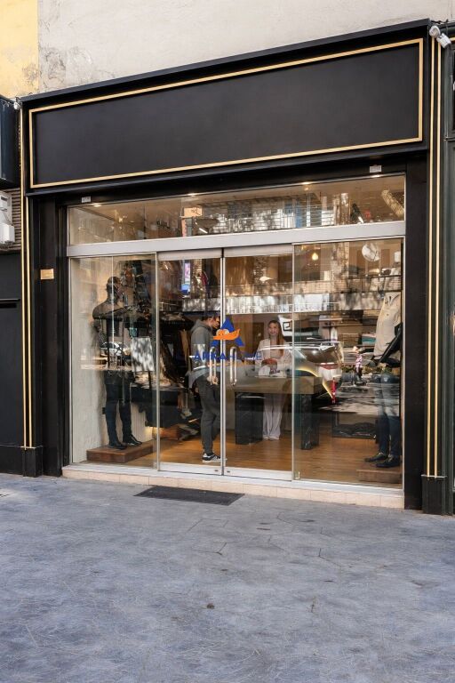 LOCALE COMMERCIALE IN AFFITTO 28M2 "MYSLYM SHYRI" 800 EURO