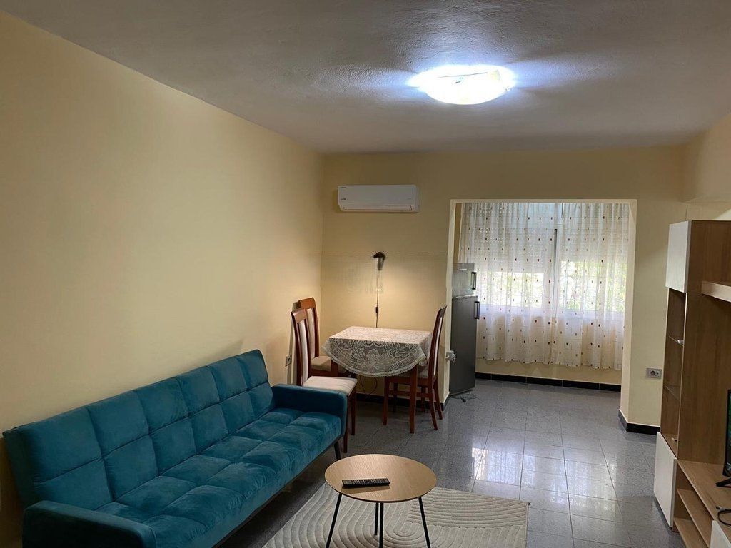 Appartamento 1+1 in affitto nella zona Tirana e Re, Tirana – 600€/mese