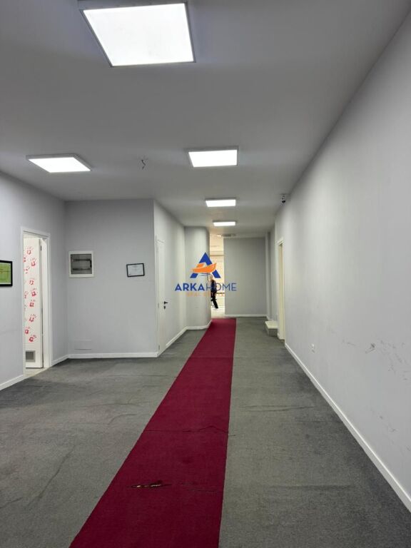 UFFICIO IN AFFITTO 405M2 "VIA HOXHA TAHSIN" 5300 EURO