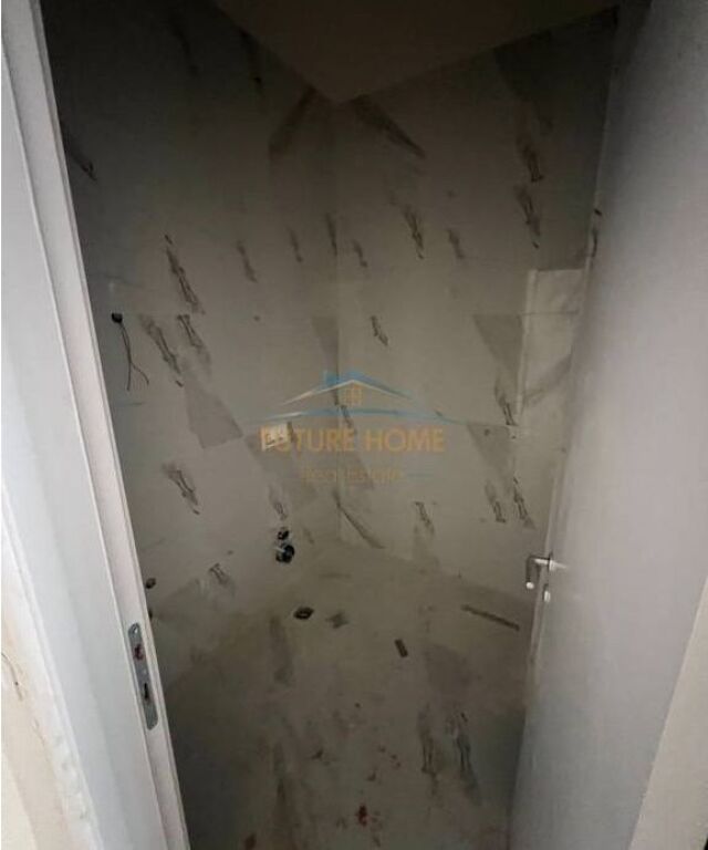 For sale, Apartment 2+1+2 Elbasan Street, Tirana.
