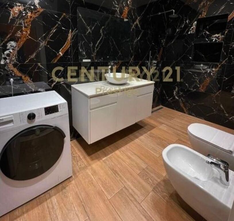 Apartament 1+1 me qira prane nenkalimit tek Komuna e Parisit