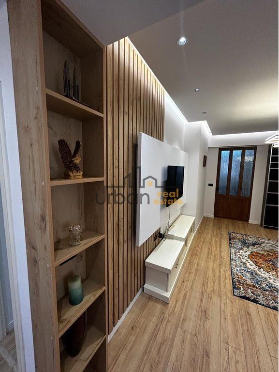 Qera, Apartament 2+1+2, 21 Dhjetori, Tiranë - 1000€ | 120 m²