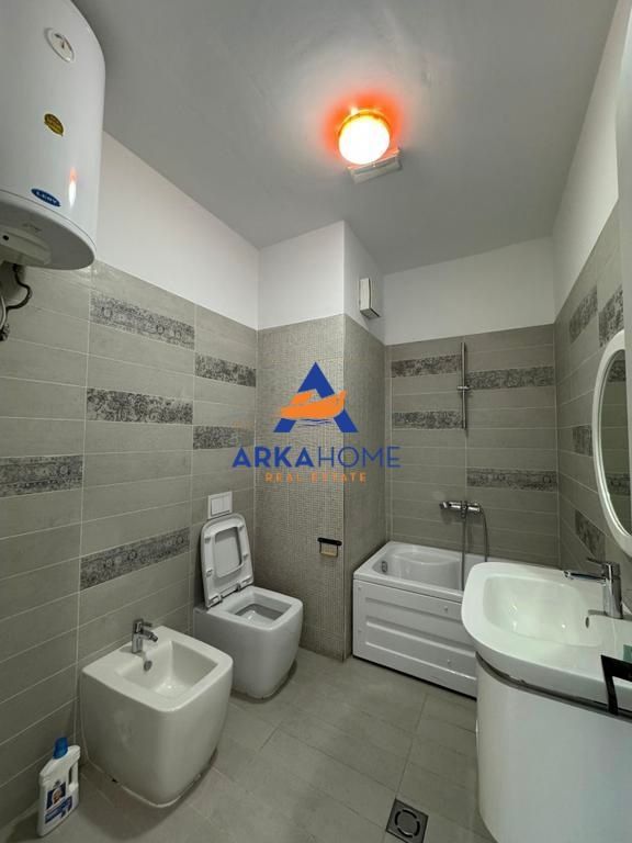 LOCALE UFFICIO IN AFFITTO 270M2 "KIKA 2, KOMUNA E PARISIT" 4000 EURO LORDI