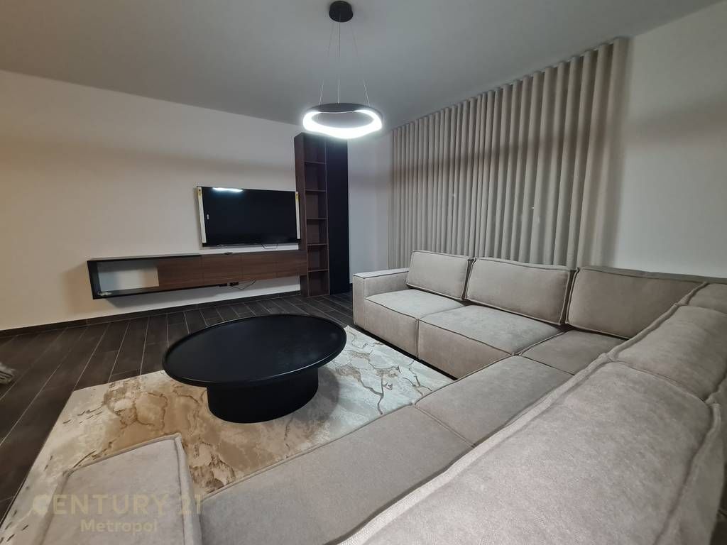 Ofrohet për qira apartament 2+1+2 në rezidencën “Sofia Hill”, pranë TEG.