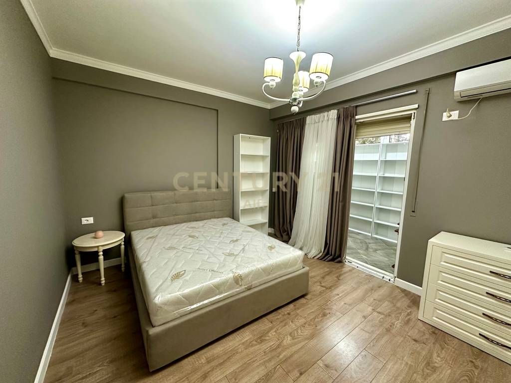 RENT, APARTMENT 3+1+2 with PARKING SPACE, BOTANICAL GARDEN