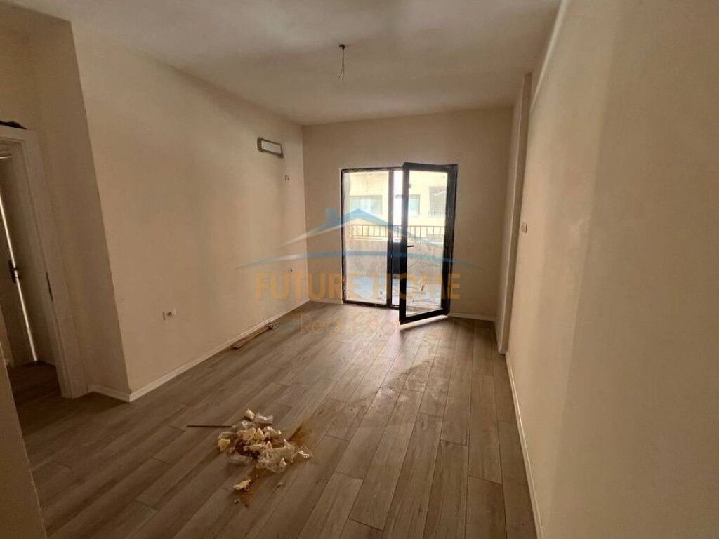 For sale, Apartment 2+1+2 Elbasan Street, Tirana.
