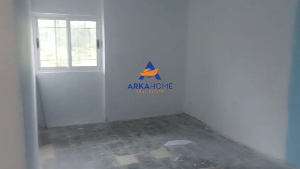 AFFITTASI APPARTAMENTO 1+1 "A ELBASAN, CENTRO" 30000 LEKE