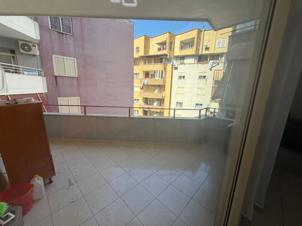 3+1,arredato per la prima volta,spar 2 fresco,400 euro