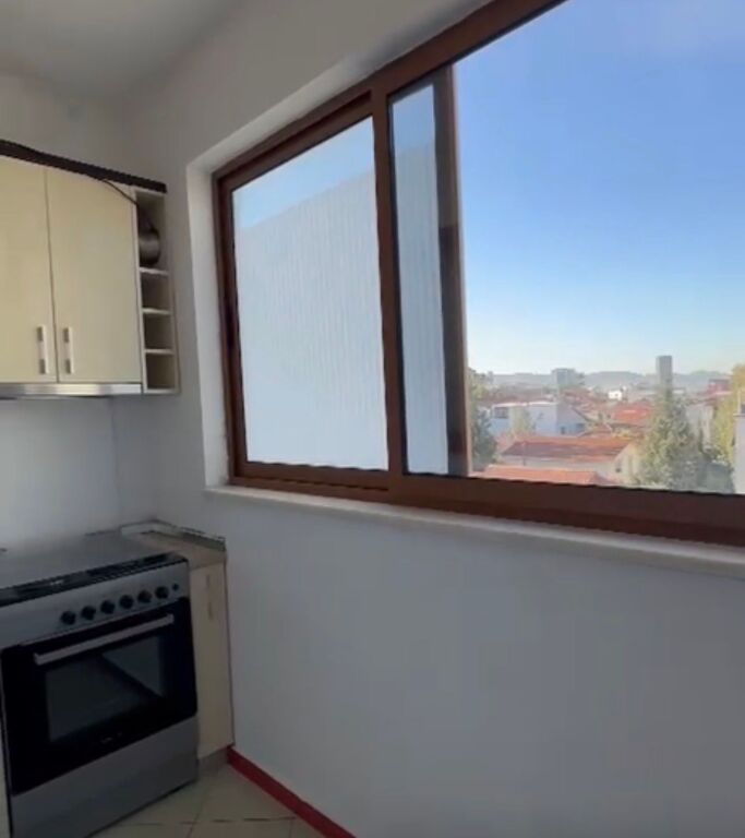 Apartament 1+1 me për shitje tek Ish Tregu Elektrik tek Grandi!