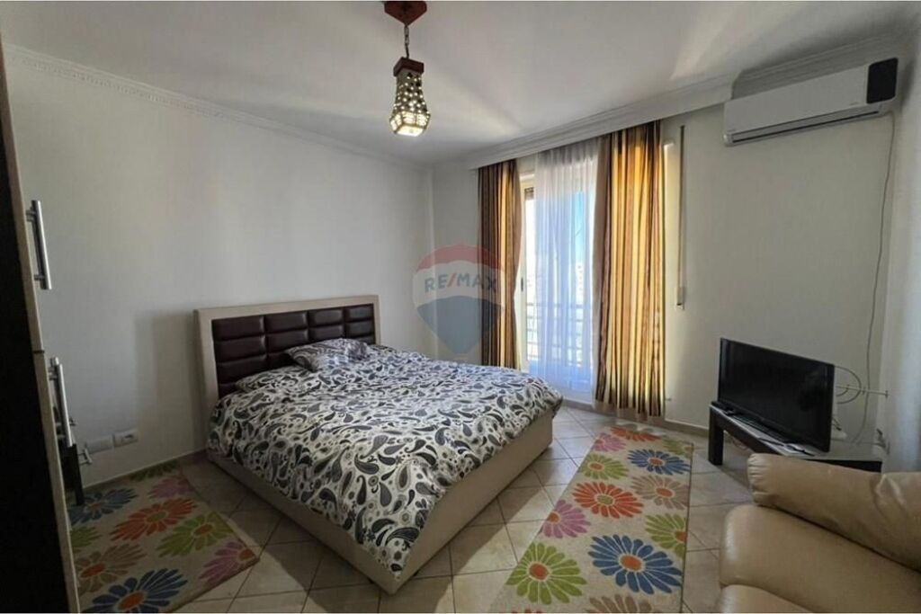 APARTMENT FOR RENT ON BARRICADES STREET