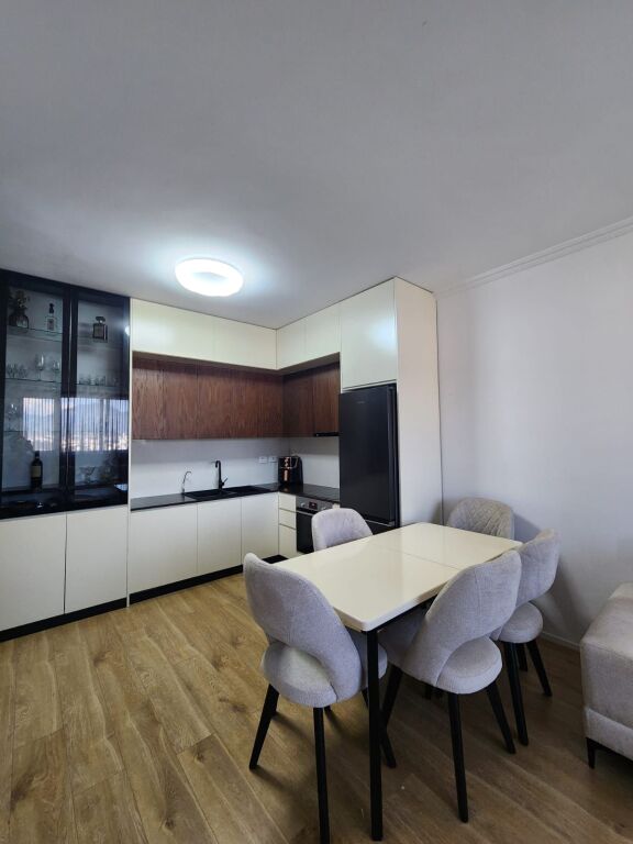 Appartamento in affitto 2+1+P Golden Park 3, Di fronte a Amerikan 3/65.000 lek