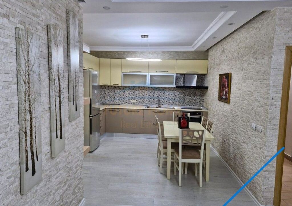 In vendita,  Appartamento 3+1+2 , Porcelan, Tirana .