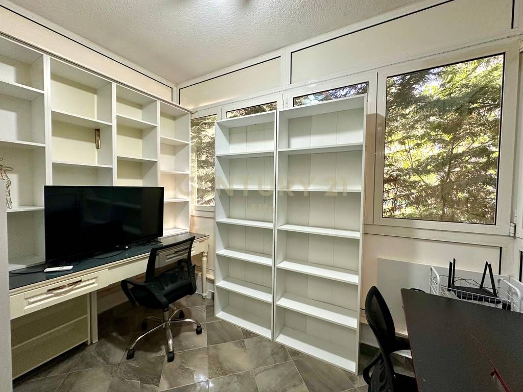 RENT, APARTMENT 3+1+2 with PARKING SPACE, BOTANICAL GARDEN