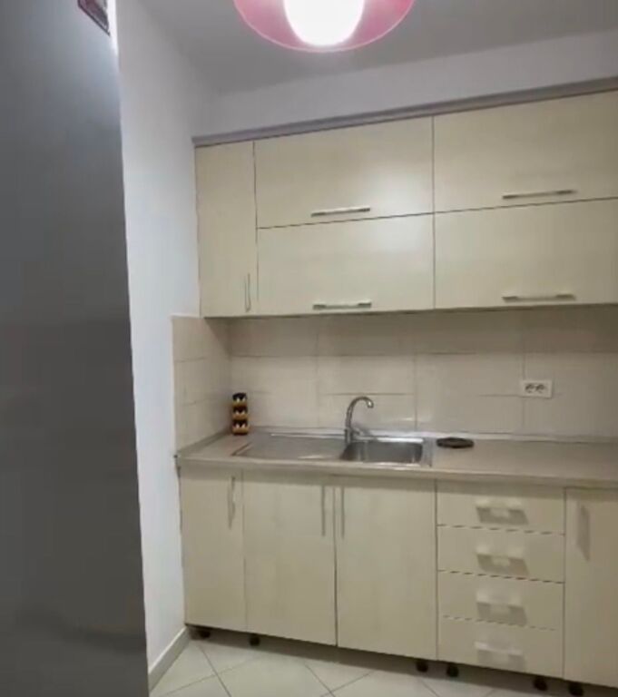 Apartament 1+1 me për shitje tek Ish Tregu Elektrik tek Grandi!
