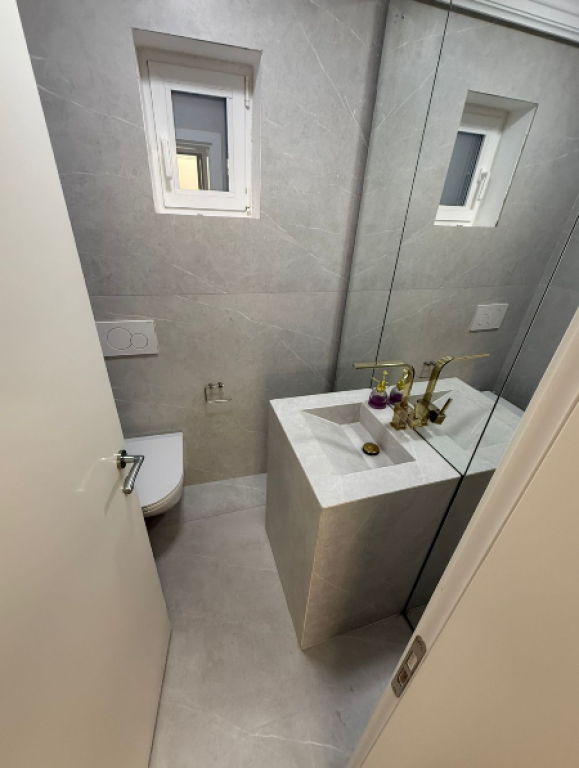 Ufficio in Affitto – Zogu i Zi