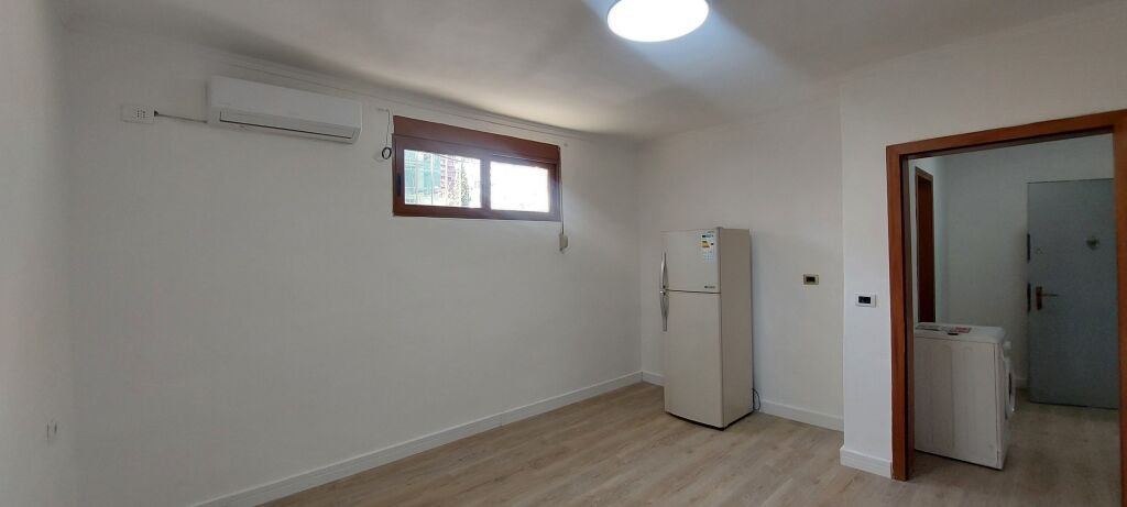 Studio apartment for rent Kavajës Street