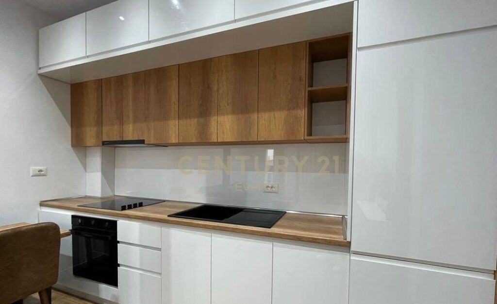 Apartament 2+1 me qira ne Komunen e Parisit