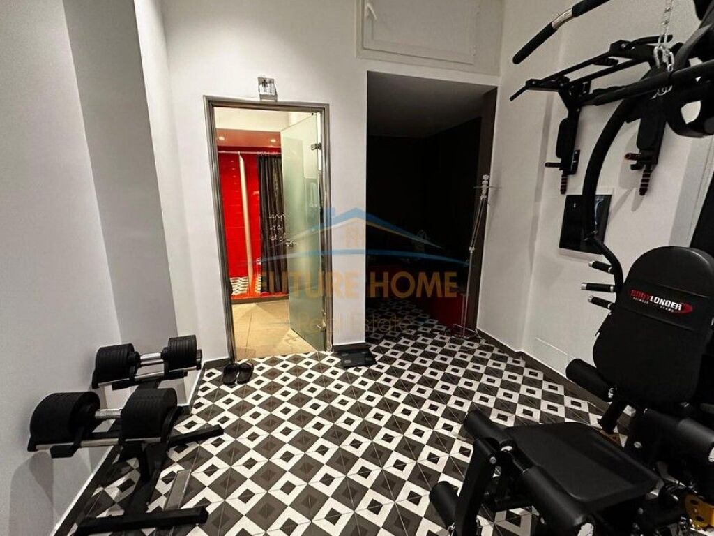 Appartamento di Lusso in Vendita 4+1+2+Veranda+Piscina+Posto Auto, Giardino Botanico, Tirana