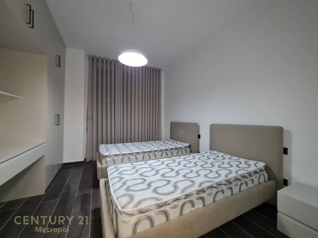 Ofrohet për qira apartament 2+1+2 në rezidencën “Sofia Hill”, pranë TEG.