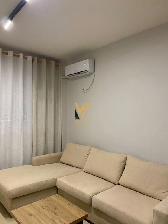 JEPET APARTAMENT 2+1+VERANDE ME QIRA TE KOPSHTI ZOOLOGJIK 60.000 LEKE