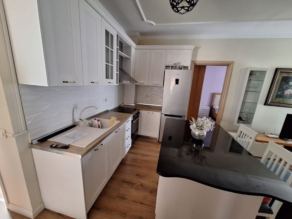 APARTAMENT 2+1 PER QIRA NE MISTO MAME, PRANE KMY