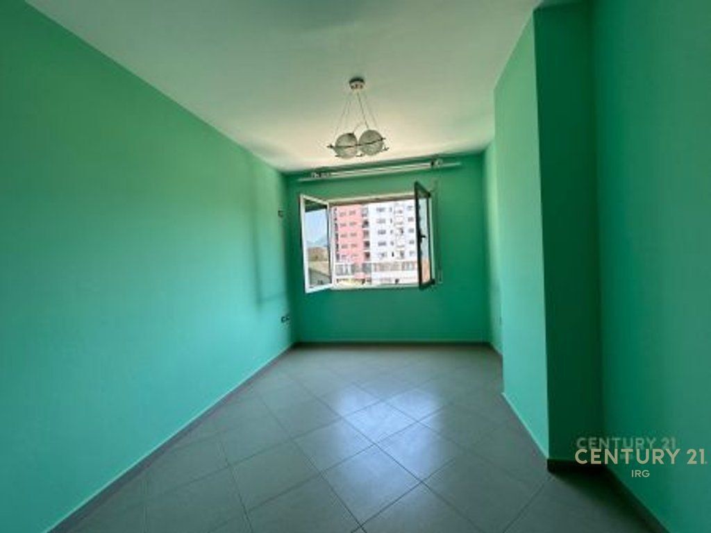 Apartament 2+1 per Qira prane Marinaj Hotel, Unaza e Re