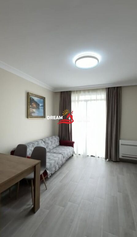 Jepet Apartament 1+1 me Qera ne fund te Rruges “5 Maji” ( ID 42111550 )