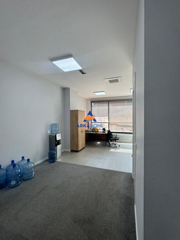 UFFICIO IN AFFITTO 405M2 "VIA HOXHA TAHSIN" 5300 EURO
