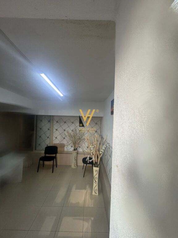 SHOP FOR RENT 15 M2 AT FORMER EXHIBITION 25,000 LEKE