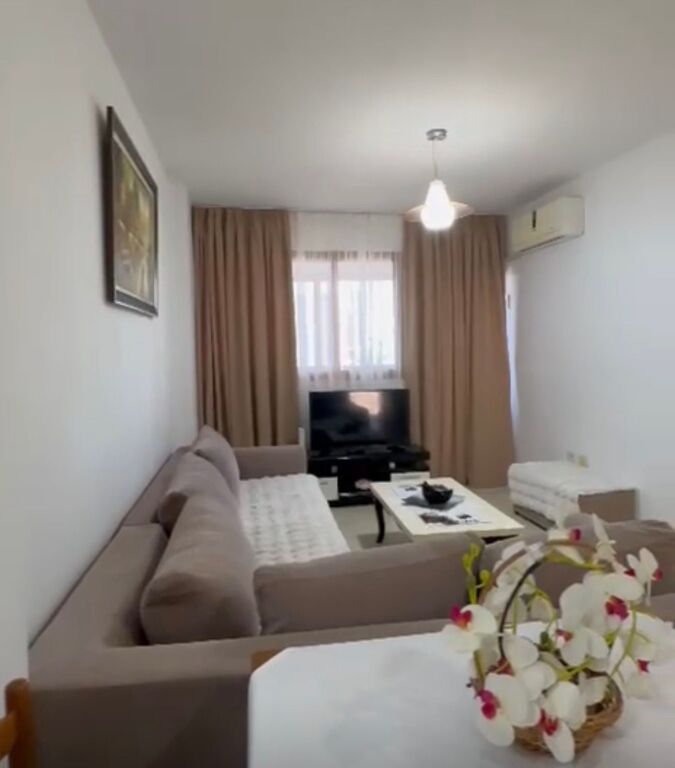 Apartament 1+1 me për shitje tek Ish Tregu Elektrik tek Grandi!