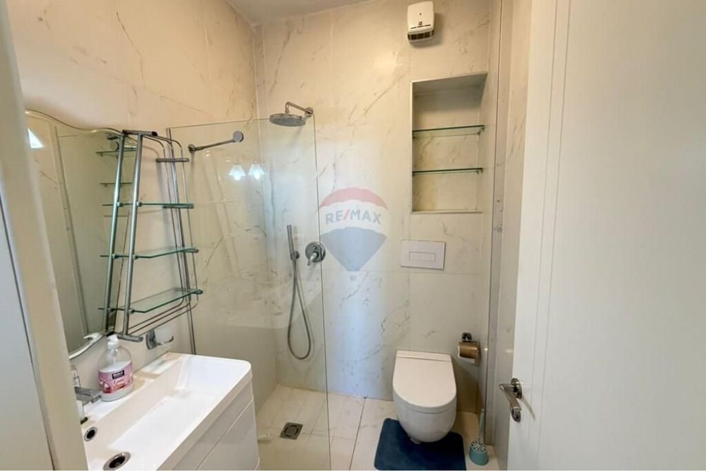 Apartament për shitje 2+1+2  pranë Pazarit të Ri   