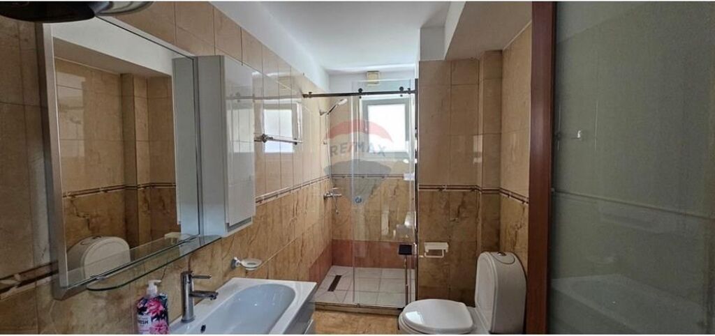 Apartament 1+1 me Qira prane Hotel Mondial!